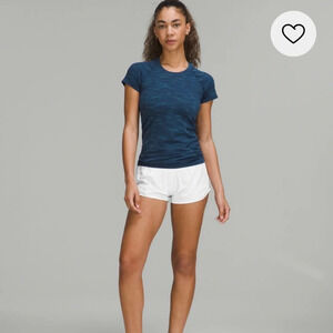 Lululemon Hotty hot mid rise 2.5 short